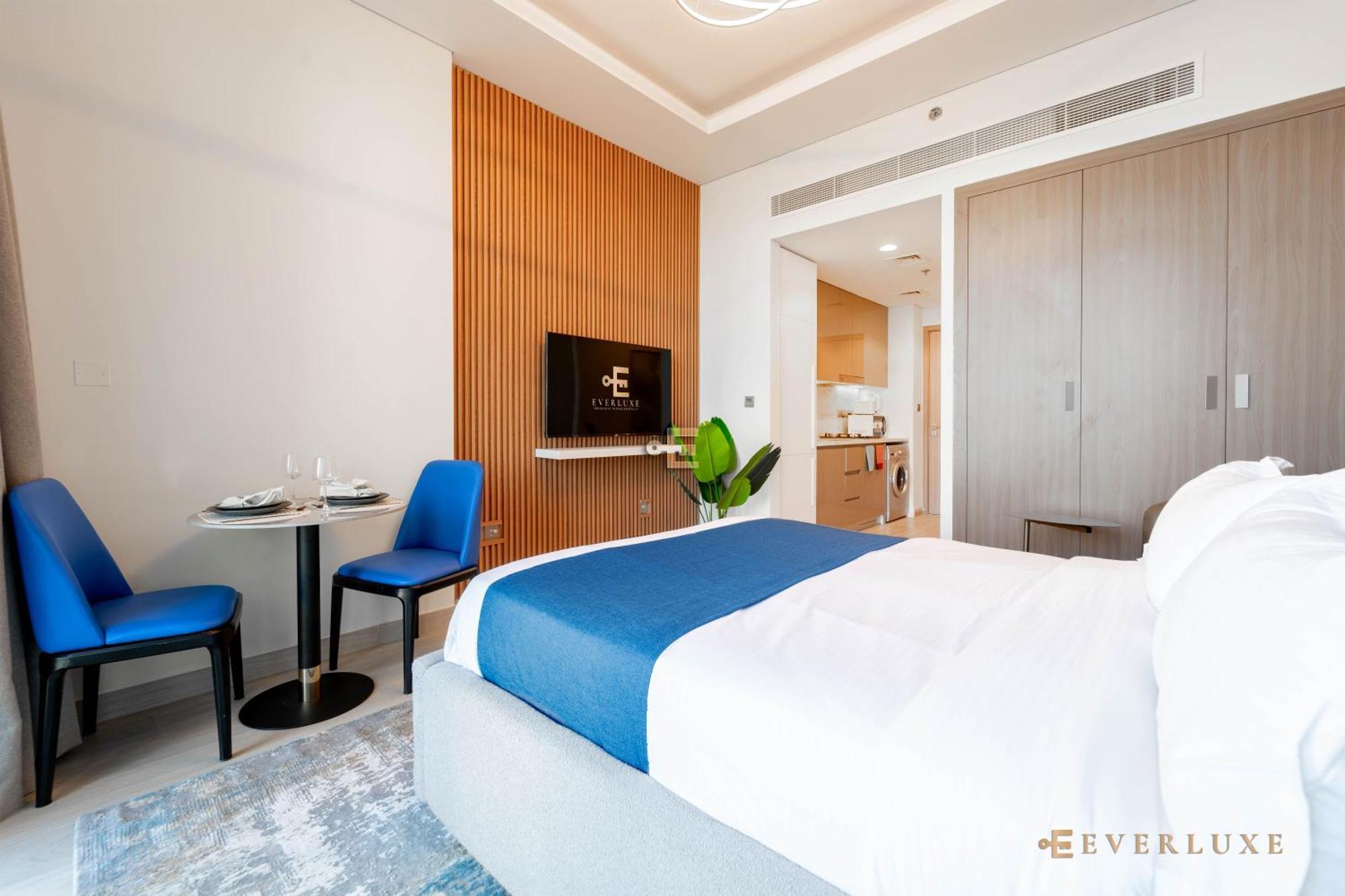 Apartment Everluxe Modern Pool View In Al Jaddaf Dubai
