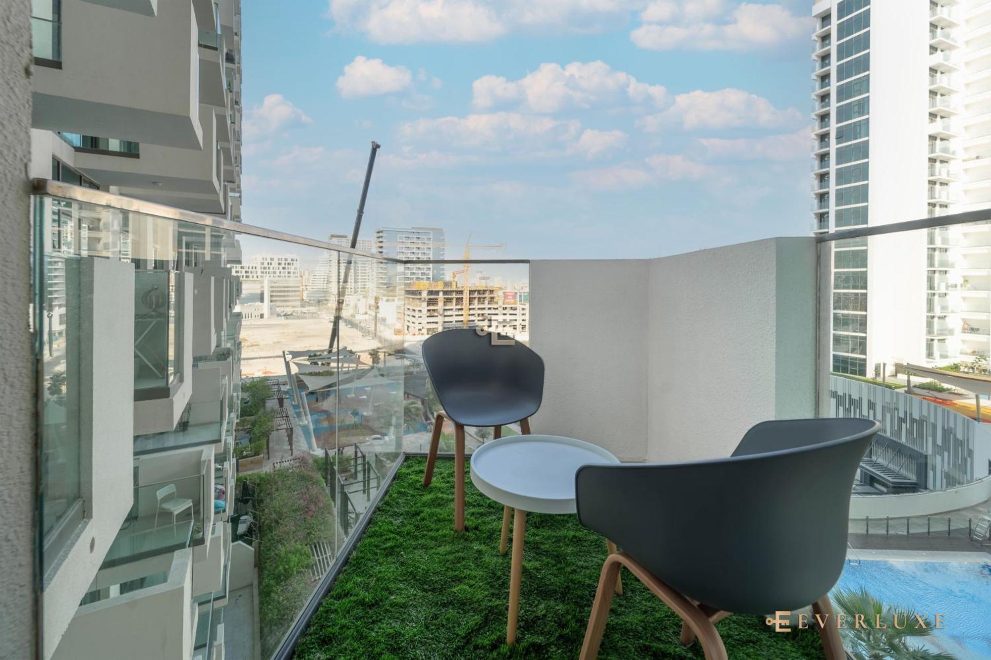 Apartment Everluxe Modern Pool View In Al Jaddaf *